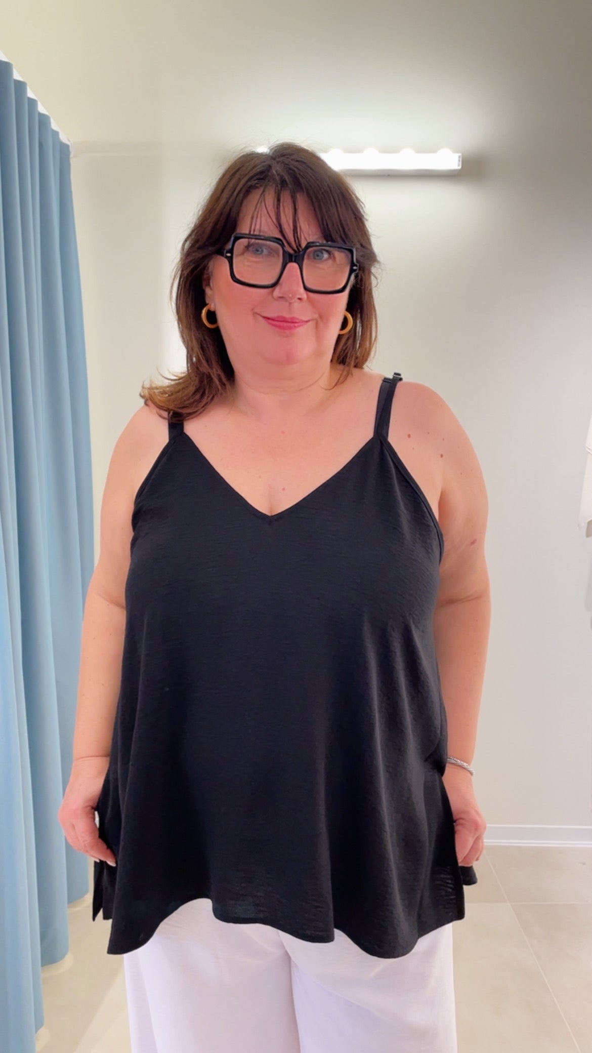Top vestibilita  Curvy a spallina nero